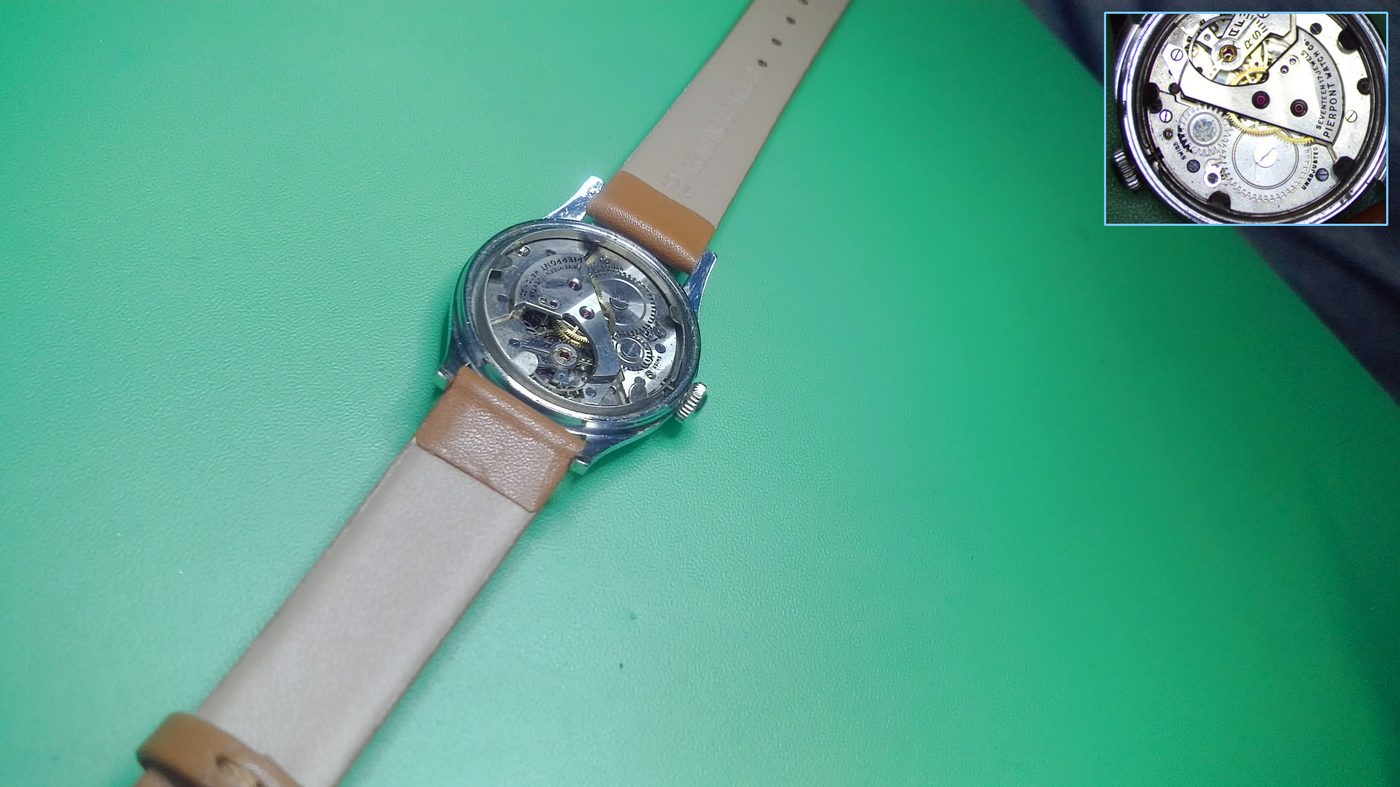 so here's what I'm observing on first look is that the watch will the balance spins but the the center wheel should advance it just kind of goes back and forth I don't think there's any power on this whatsoever my theory is that the spring is broken you can wind it and wind it and wind it and no power really comes on to it otherwise it looks like it's in pretty good shape there's no obvious breaks to any of the jewels all the screws look like they're in pretty good condition the stem release screw it looks like it's definitely been worked on in access before it's kind of scratched up a little bit so I have a suspicion that the stem and crown potentially were replaced or worked on at some point it's nothing wrong with only that I can tell but I'm not going to take this much more part until after I'm back from my trip swapping the surface does show that there's just some basic surface grind build up on the watch nothing too outrageous or unexpected but in that I don't see any signs of water intrusion into the watch that pretty good hope so this one